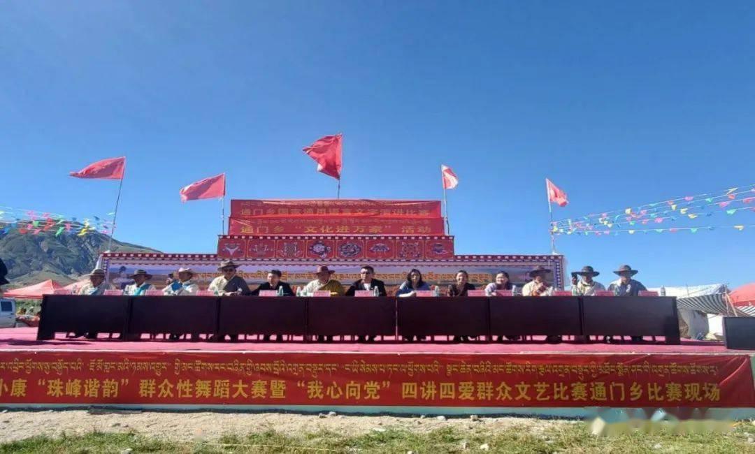 民国奇葩女凌海霞爱上了闺蜜张元和，在张结婚后强行带走了其女儿